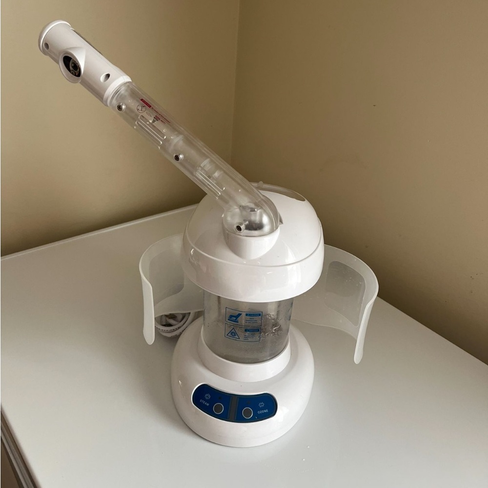 Facial Steamer With Rotating Arm Works Great